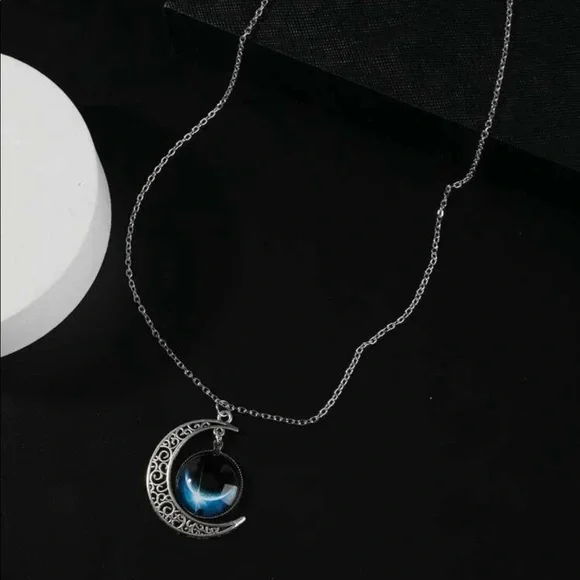 🌘Beautiful Surface Of the Moon Outerspace & Half-Moon Pendant Charm necklace🌙 - Picture 4 of 5